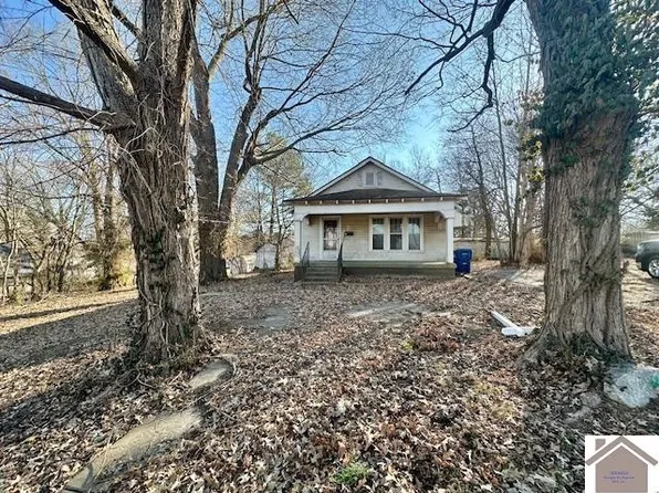 419 W 8th St, Benton, KY 42025