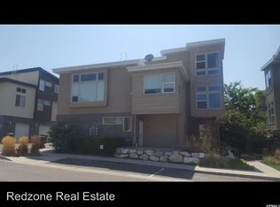 1009 W Rooftop Dr, Midvale, UT 84047