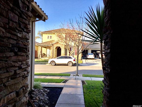 4th image of 395 Noni Ave