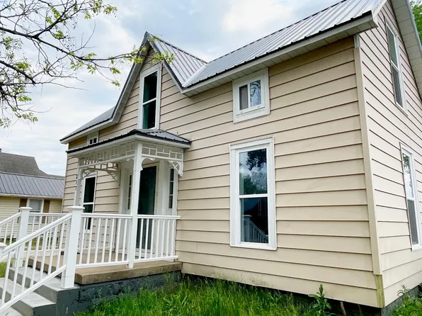 217 N Emporia St, Haven, KS 67543