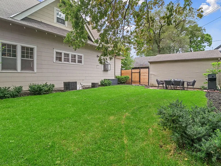 1115 W 31st St #ID1292856P — Photo 29