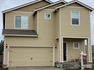 907 Bear Creek Dr, Molalla, OR 97038