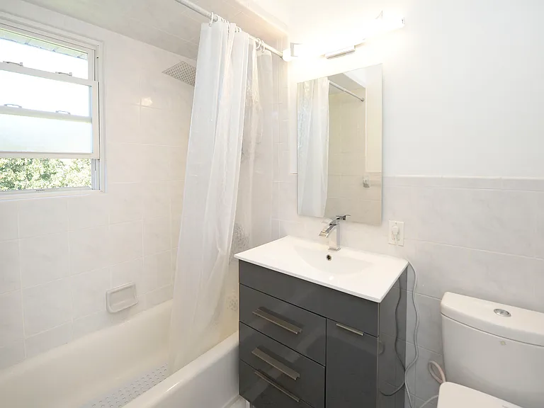 16 Plaza Rd #B — Photo 9