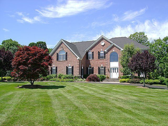 1st image of 20 Kayla Ln