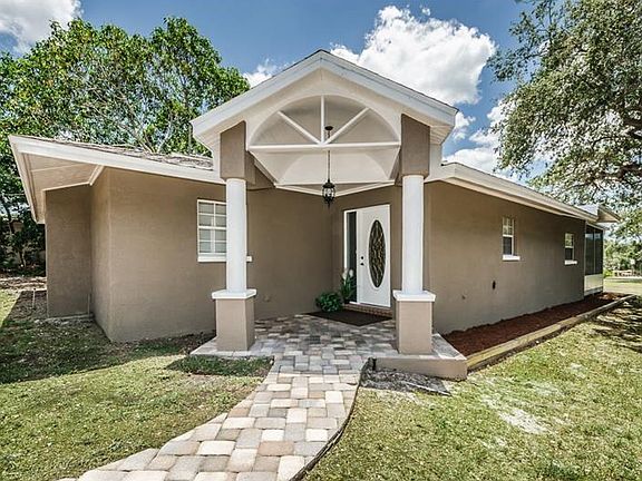 4th image of 3221 Pineview Dr