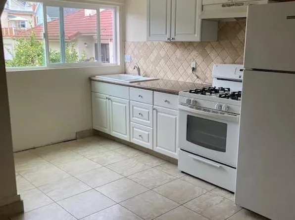 474 Van Buren St #2, Monterey, CA 93940