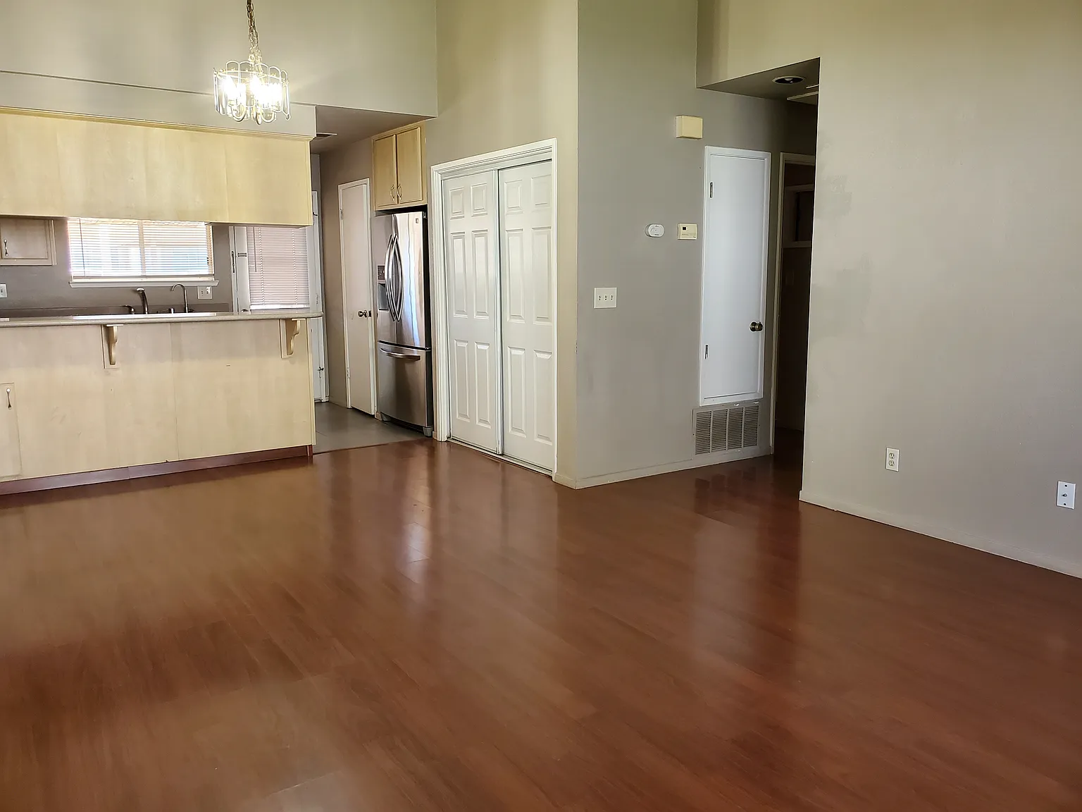 2 bed, 1004 sqft, $1,550 — Photo 2