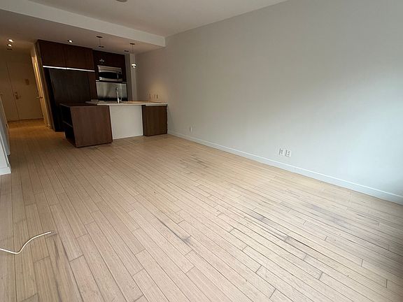 4th image of 601 Ocean Pkwy #1