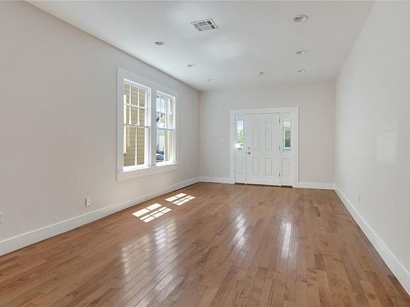 4th image of 500 S Hennessey St #502