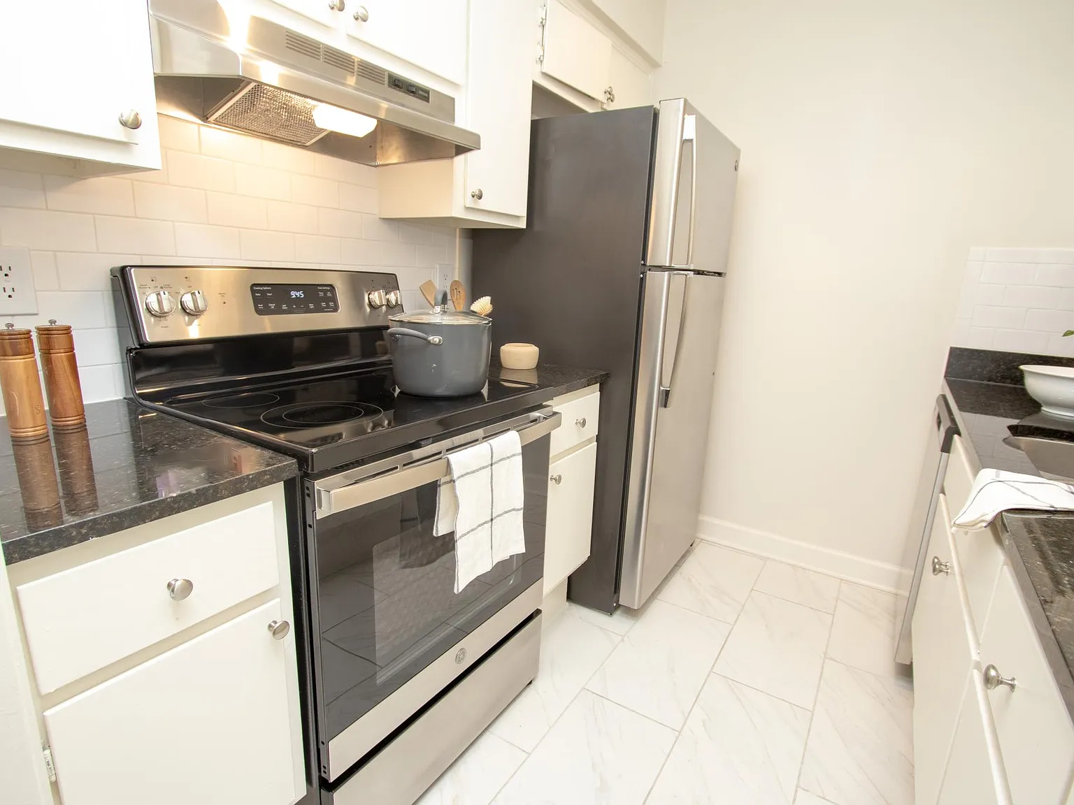 1 bed, 800 sqft, $1,549 — Photo 1