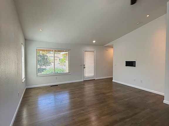 2nd image of 1011 Ventana Dr
