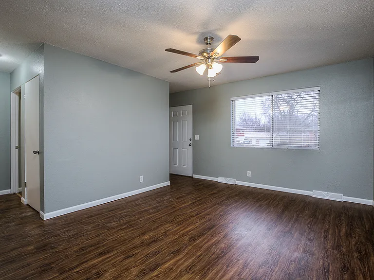 514 NE Corder St #B — Photo 9