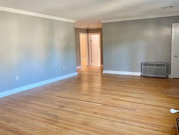 4th image of 266 Morris St