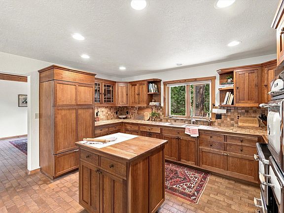 3rd image of 156 Valle Escondido Road