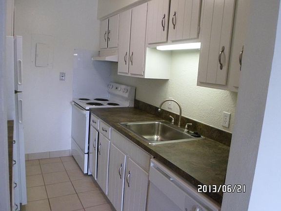 4th image of 112 Village Ln