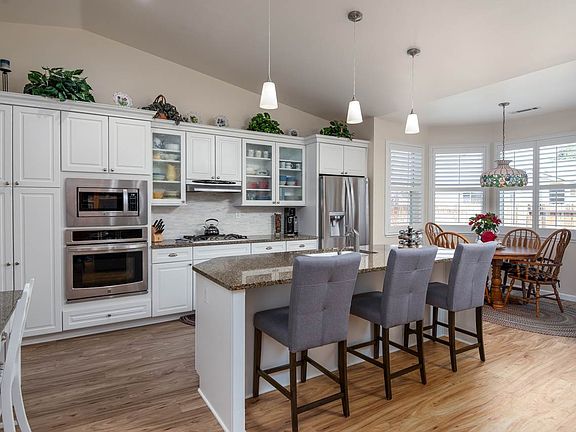 3rd image of 1093 Wisteria Dr