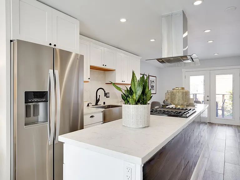 703 Dartmouth St — Photo 4