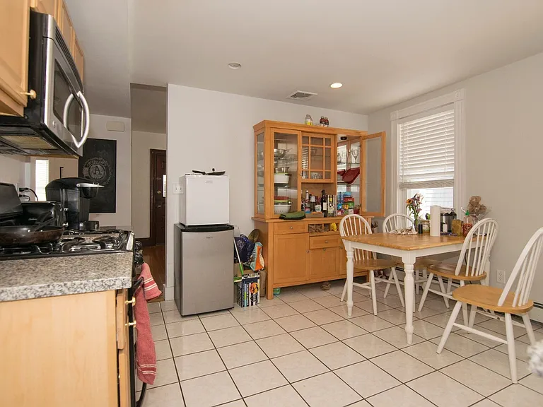 29 Brackett St — Photo 4