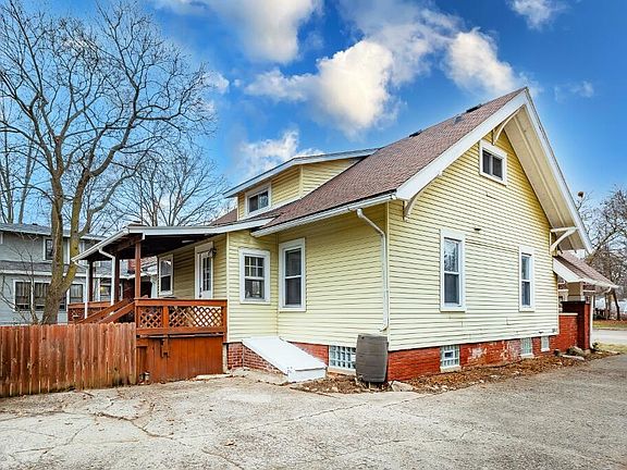 5th image of 1033 Washtenaw Ave