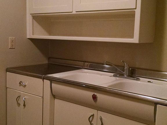 3rd image of 116 W Jewell Ave Unit E