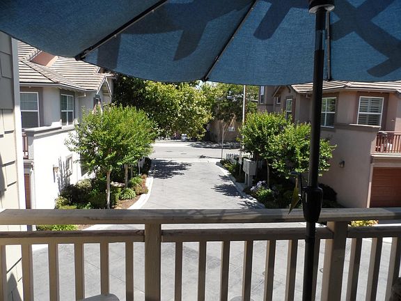 5th image of 155 Heritage Pl