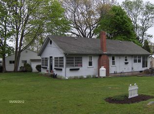 35 4th St, North Kingstown, RI 02852