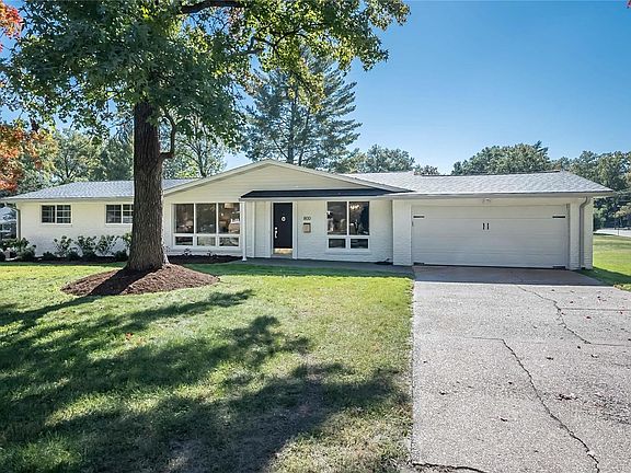 3rd image of 800 Garland Pl