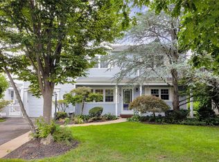 44 Nassau Rd, Massapequa, NY 11758