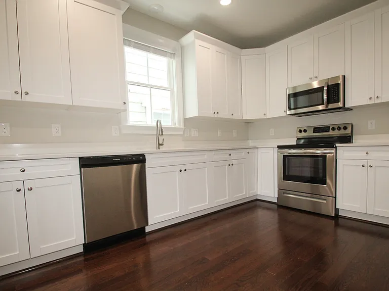 1505 W Cary St — Photo 2