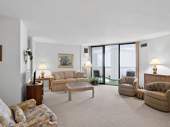 5th image of 111 S 16th Ave APT 606