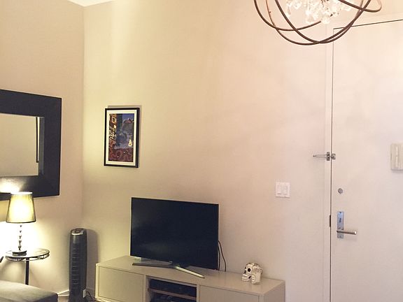 3rd image of 75 Wall St APT 25E