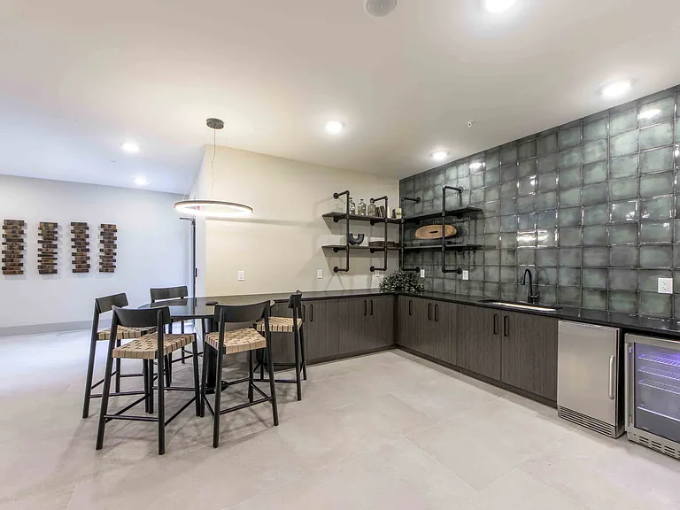 The Oliver Luxury Apartments — Photo 9