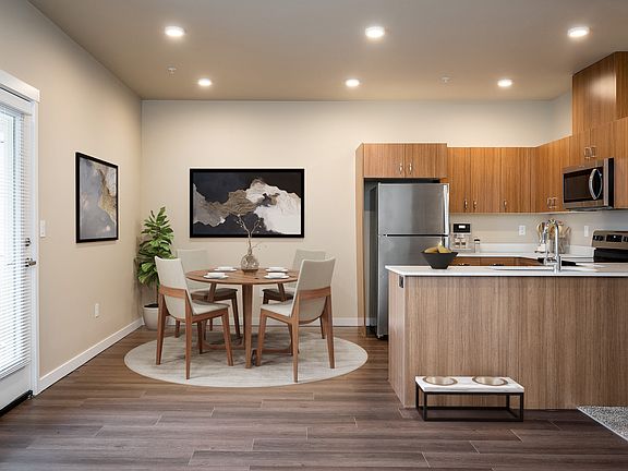 Autumn Woods | Two-Bedroom Dining Room