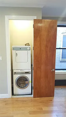 Rented by R New York | media 9