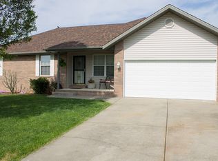 713 S Berry Ln, Willard, MO 65781