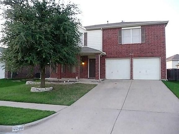 4th image of 2206 Huntington Dr