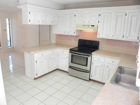 5th image of 1851 Artemisa Ave