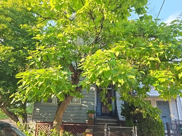 122 Woodlawn Ave, Jersey City, NJ 07305