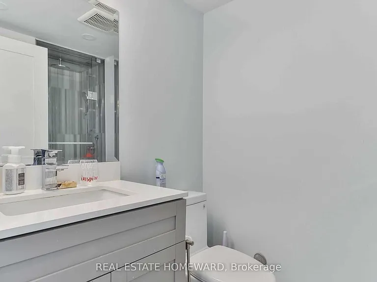 7 Carlton St #406 — Photo 16