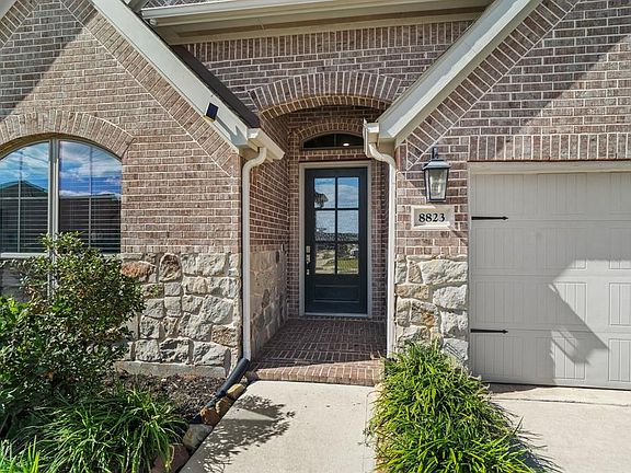 2nd image of 8823 Oak Springs Drive