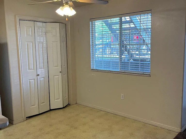 4933 S 300 W #C — Photo 7