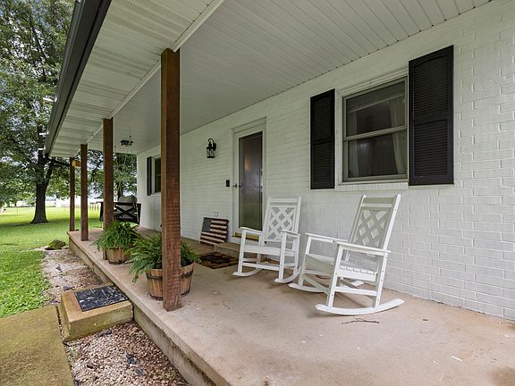 4th image of 1238 E 425th Road