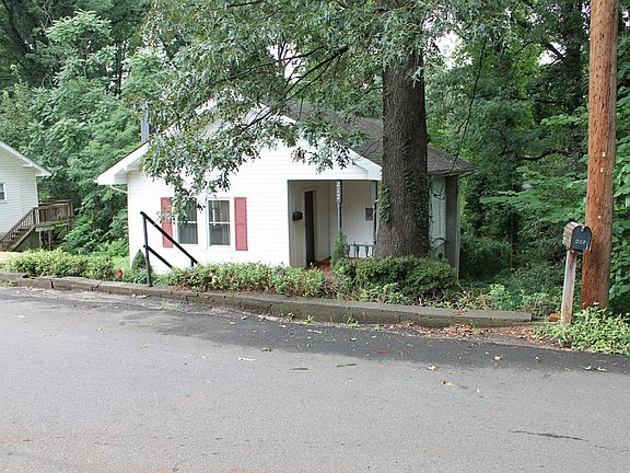 4th image of 217 Rogers Ave
