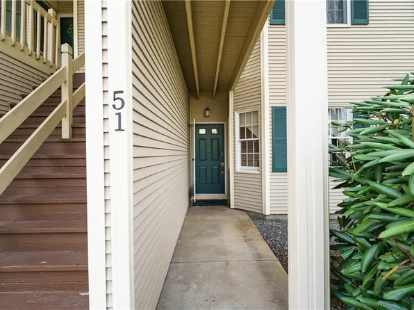 51 Scenic Dr, West Warwick, RI 02893