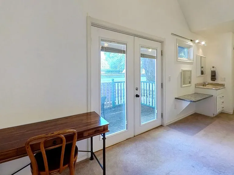 433 W San Antonio St #F — Photo 14