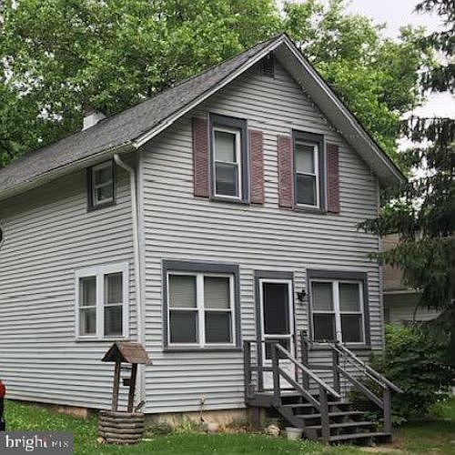 1st image of 62 Farrier Ave