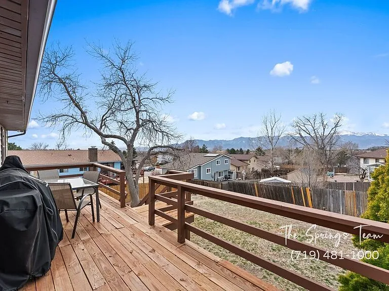 1730 Hathaway Dr — Photo 8