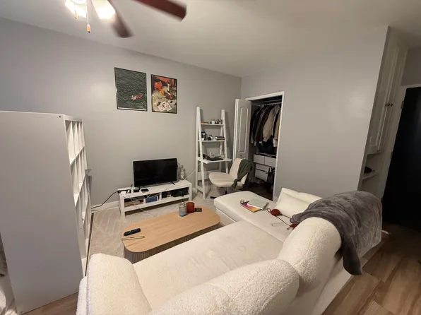 152 W Elm St, Chicago, IL