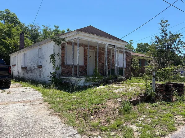 2733 Henry St, North Charleston, SC 29405