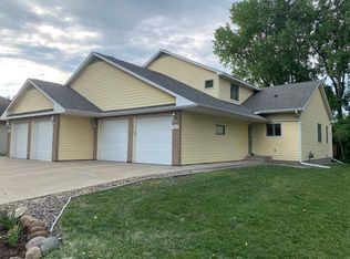 10710 11th Ave N, Plymouth, MN 55441